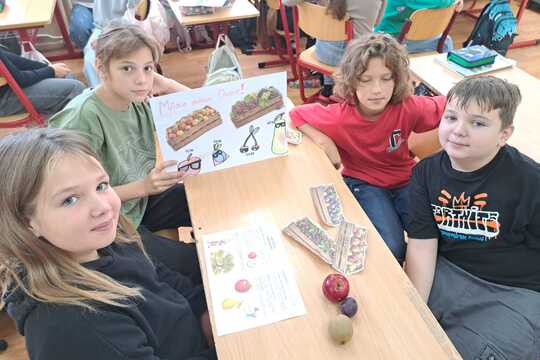Šiestaci premenili triedu na farmárske trhy - Zdravie, ktoré chutí! Šiestaci premenili triedu na farmárske trhy - Zdravie, ktoré chutí! 1