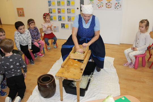 Ako sme v MŠ Kunerad dlávili kapustu 1