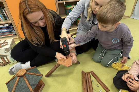 Vtáčia búdka na stojane Vtáčia búdka na stojane 1