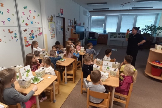 Škriatok Gregor a mikrobylinky: Objavovanie vitamínov v našej MŠ Škriatok Gregor a mikrobylinky: Objavovanie vitamínov v našej MŠ 1