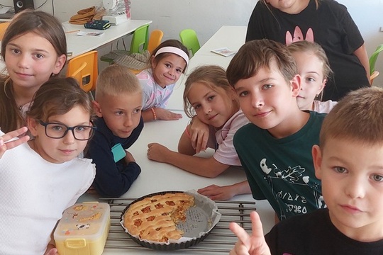 Spoznávame dary našich sadov a záhrad Spoznávame dary našich sadov a záhrad 1