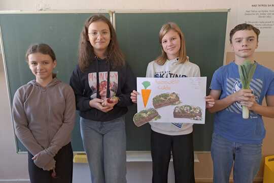Šiestaci premenili triedu na farmárske trhy - Zdravie, ktoré chutí! Šiestaci premenili triedu na farmárske trhy - Zdravie, ktoré chutí! 1
