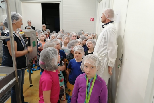 Spracovanie mlieka z regionálnej farmy 1