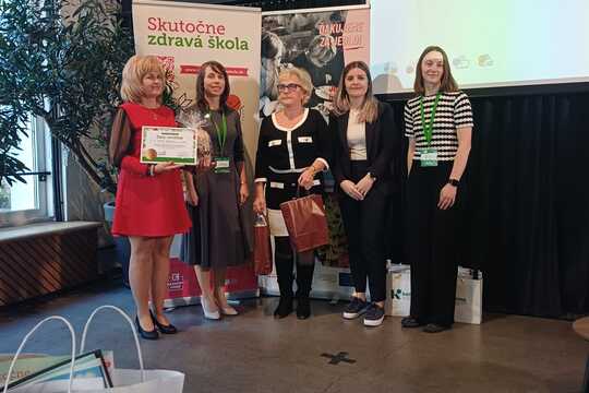 Zlatý certifikát pre našu školu Zlatý certifikát pre našu školu 1