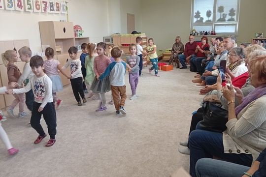 Starkí, vnúčatá a bronzový certifikát – čo viac si môžeme priať? Starkí, vnúčatá a bronzový certifikát – čo viac si môžeme priať? 1