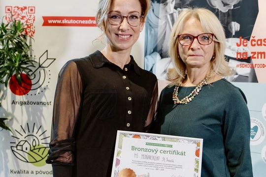 Starkí, vnúčatá a bronzový certifikát – čo viac si môžeme priať? Starkí, vnúčatá a bronzový certifikát – čo viac si môžeme priať? 1