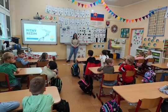 Dodržiavaj pitný režim Dodržiavaj pitný režim 1