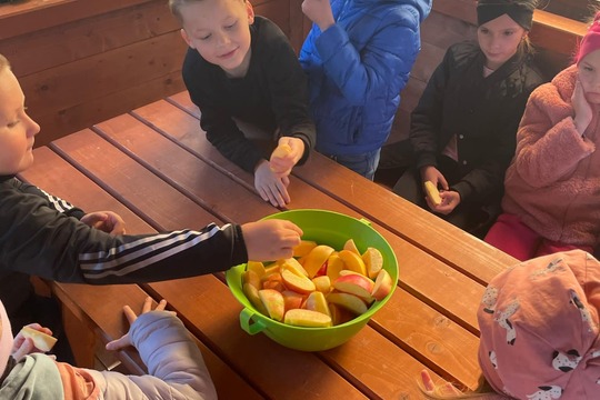 Zdravý jablkový olovrant v školskom klube 1