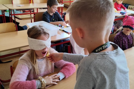 Spoznávame dary našich sadov a záhrad Spoznávame dary našich sadov a záhrad 1