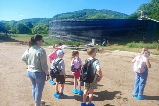 Návšteva farmy Ulič - od kravičky až do pohára Návšteva farmy Ulič - od kravičky až do pohára 1