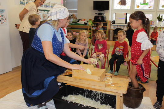 Ako sme v MŠ Kunerad dlávili kapustu 1