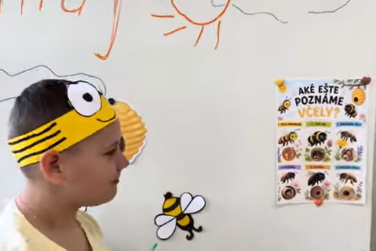 SVETOVÝ DEŇ VČIEL.  ZÁŽITKOVÉ UČENIE V 2.C 1