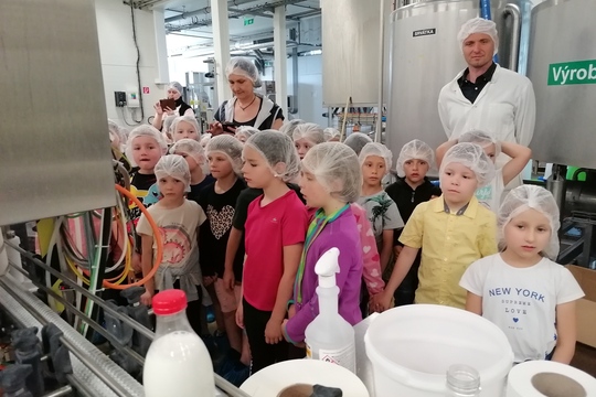 Spracovanie mlieka z regionálnej farmy 1