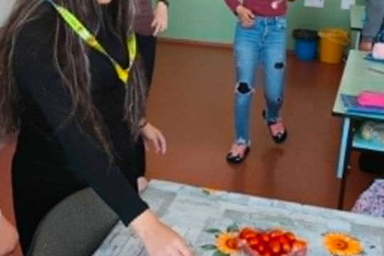 ŽIJEME ZDRAVO. AKO U NÁS PREBEHLO SPRIEVODNÉ VZDELÁVACIE OPATRENIE /SVO/. ŽIJEME ZDRAVO. AKO U NÁS PREBEHLO SPRIEVODNÉ VZDELÁVACIE OPATRENIE /SVO/. 1