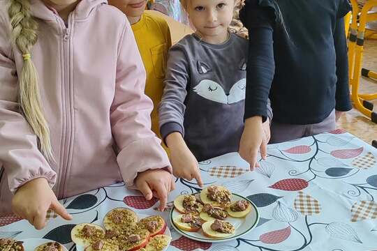 Spoznávame dary našich sadov a záhrad Spoznávame dary našich sadov a záhrad 1