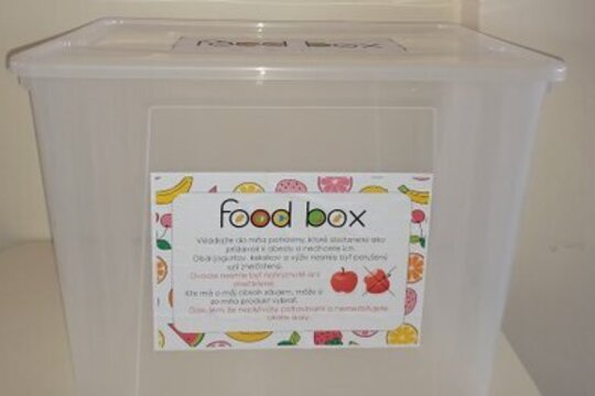 Volám sa Food box a usídlil som sa vo vašej školskej jedálni. 1