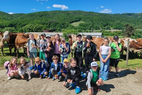 Návšteva farmy Ulič - od kravičky až do pohára Návšteva farmy Ulič - od kravičky až do pohára 1